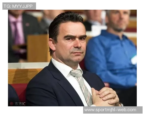 奥维马斯有望重返阿贾克斯担任体育总监职位 奥维马斯有望重返阿贾克斯担任体育总监职位