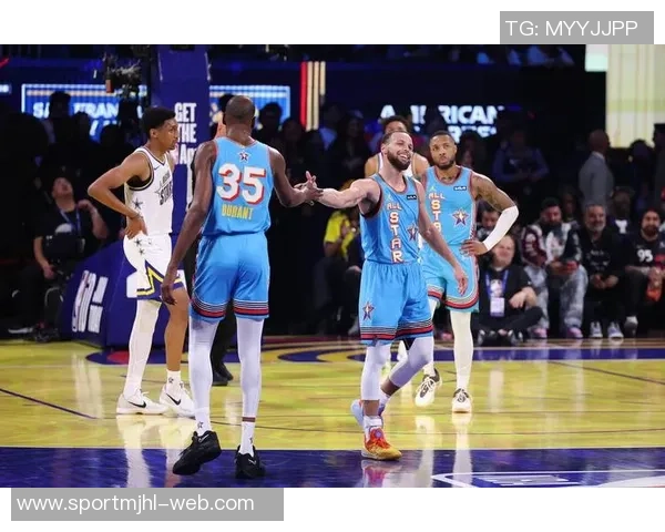 无詹杜库时代来临全明星首发投票引发东亚华文热议 无詹杜库时代来临全明星首发投票引发东亚华文热议